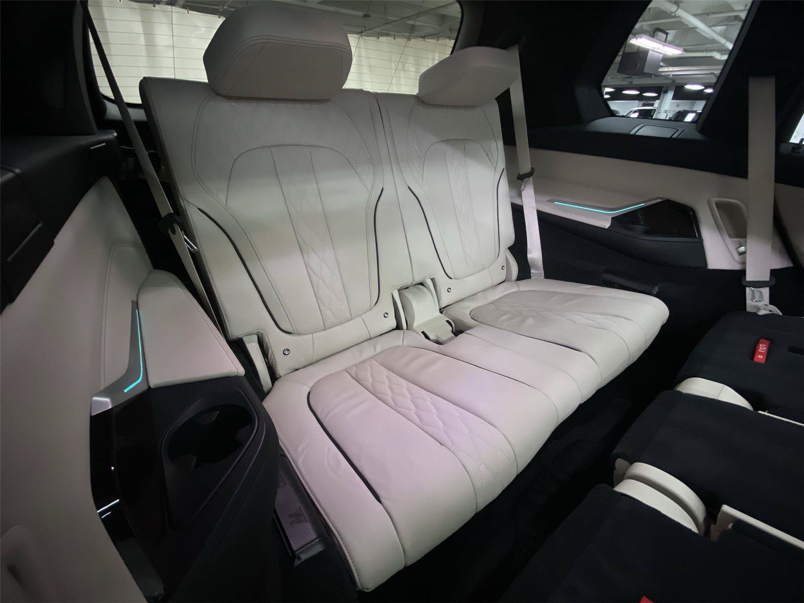 Used 2021 BMW X7 xDrive40i w/ M Sport Package AWD/4WD image 30