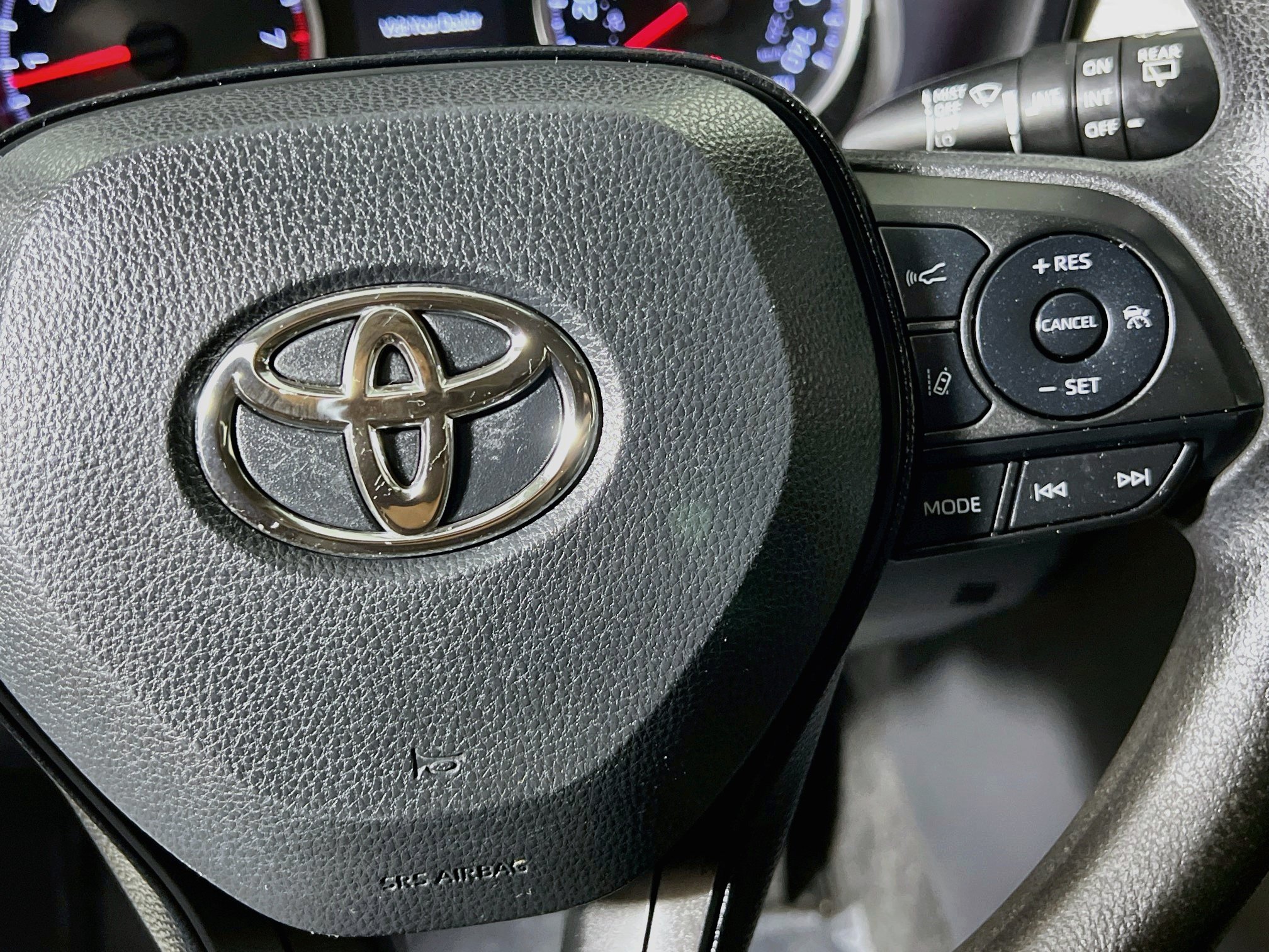 Used 2021 Toyota RAV4 XLE FWD image 20