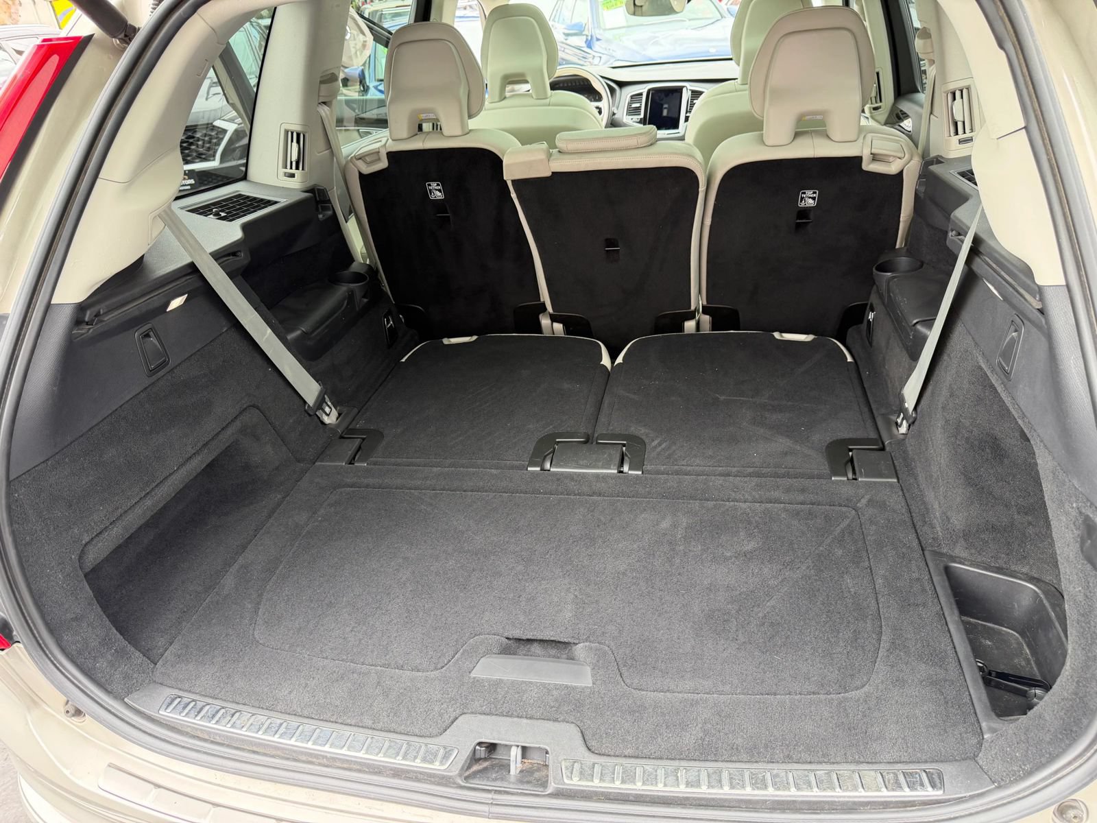 Used 2018 Volvo XC90 T6 Momentum w/ Convenience Package AWD/4WD image 20