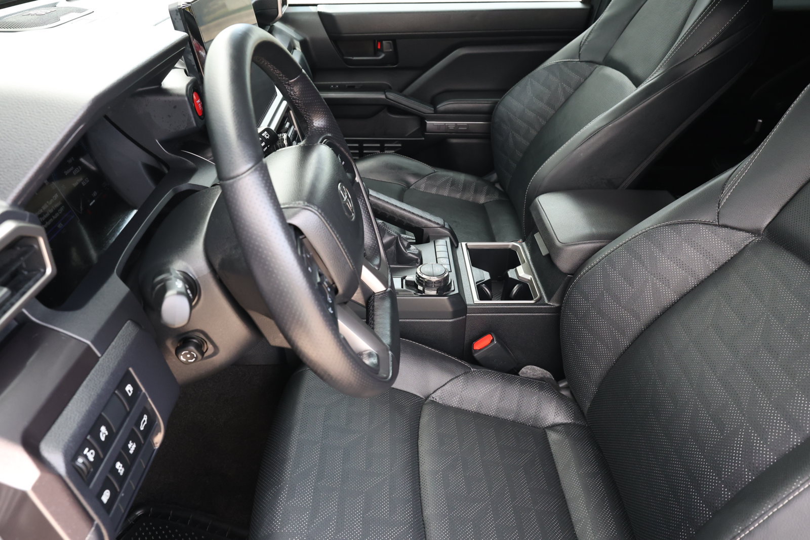 Used 2025 Toyota 4Runner TRD Sport Premium w/ Tow Technology Package AWD/4WD image 15