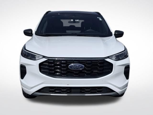 Used 2024 Ford Escape ST-Line w/ Tech Pack #1 AWD/4WD image 2