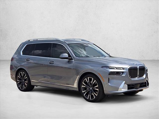 Used 2025 BMW X7 xDrive40i w/ Premium Package AWD/4WD image 3