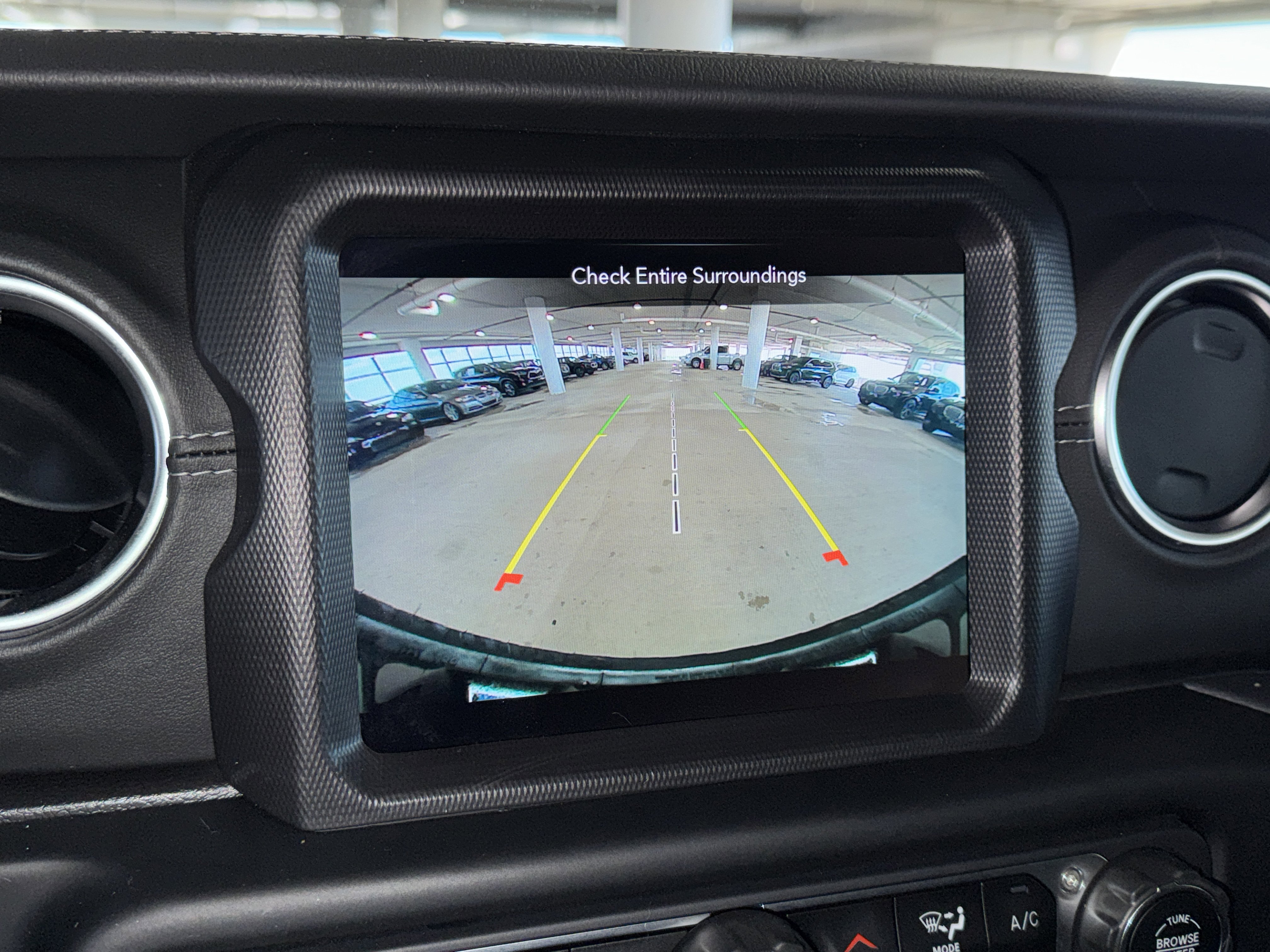 Used 2023 Jeep Wrangler Sahara image 27