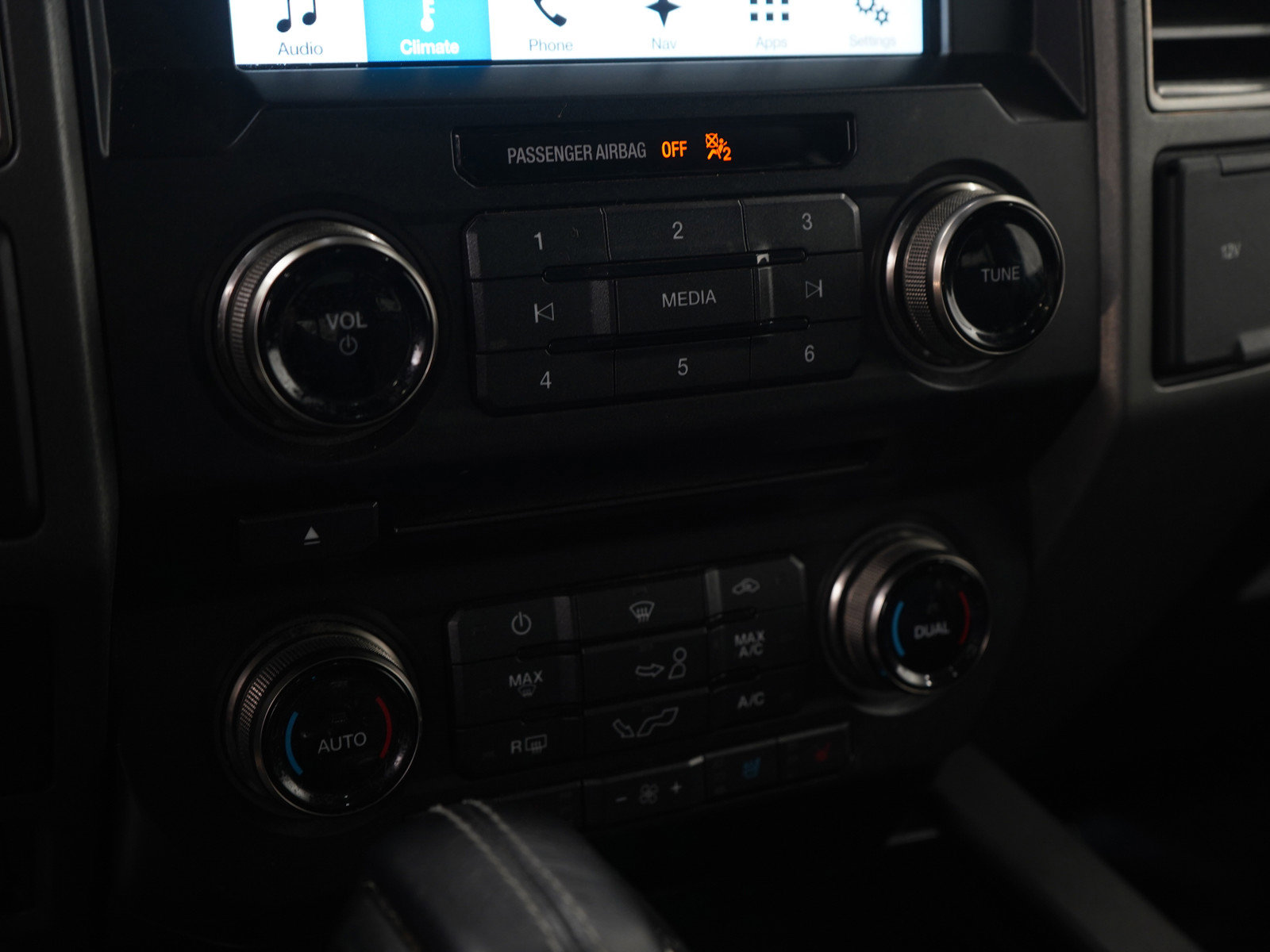 Used 2017 Ford F150 Raptor w/ Equipment Group 802A Luxury image 20