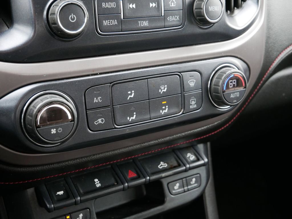 Used 2016 GMC Canyon SLE w/ All Terrain Adventure Package image 19