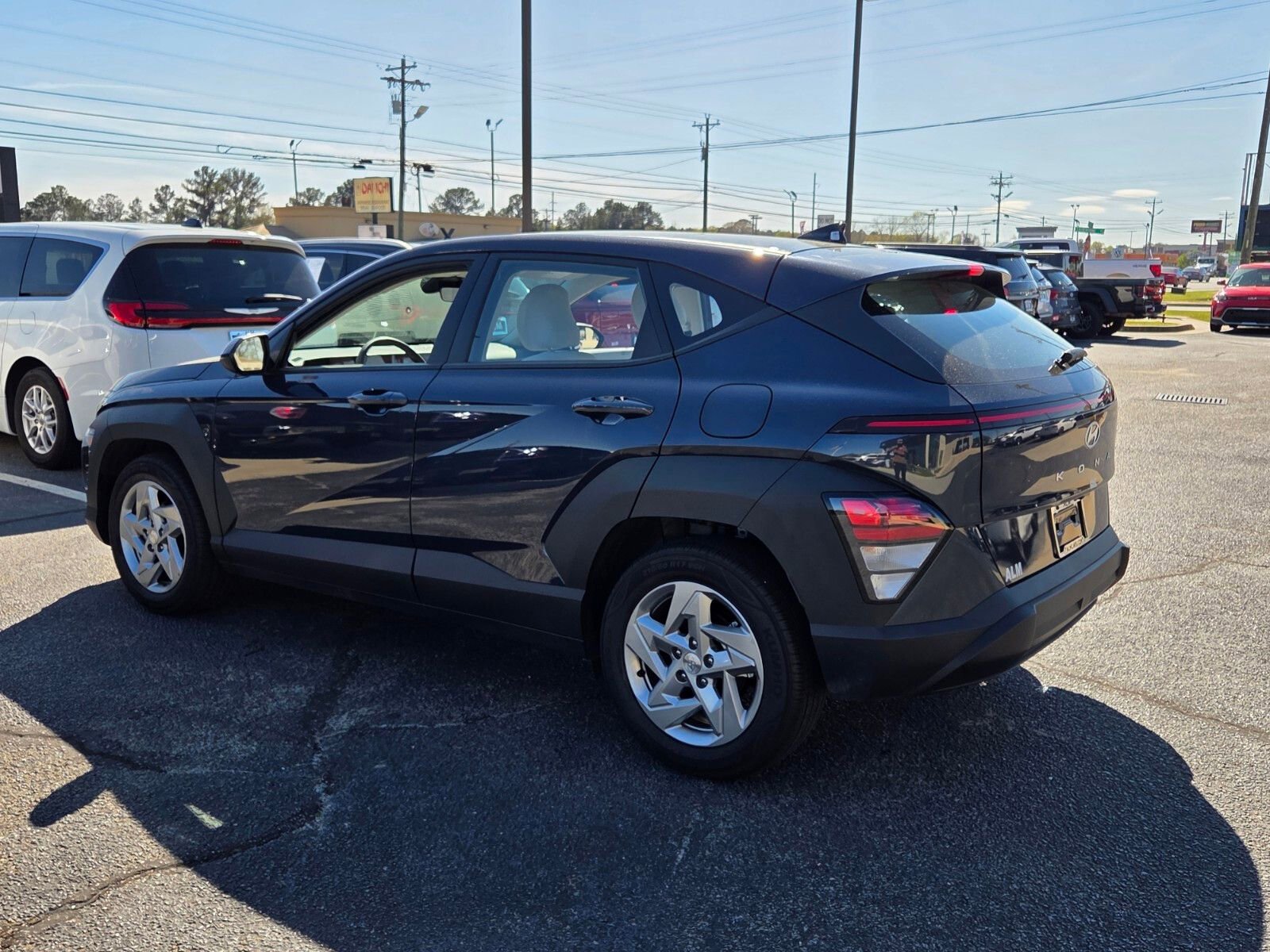 Used 2025 Hyundai Kona SE image 9