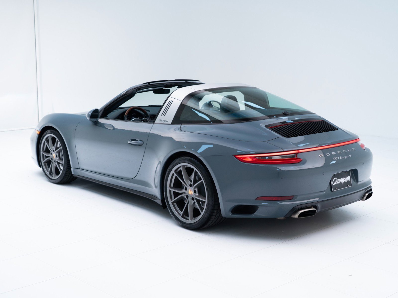 Certified 2017 Porsche 911 Targa 4 AWD/4WD image 3