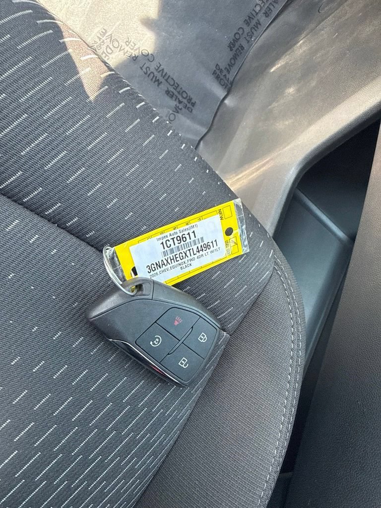 Used 2026 Chevrolet Equinox LT FWD image 32