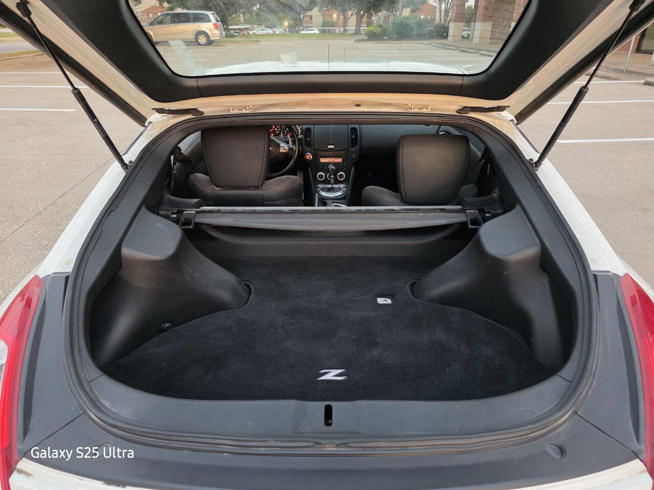 Used 2011 Nissan 370Z Touring image 30