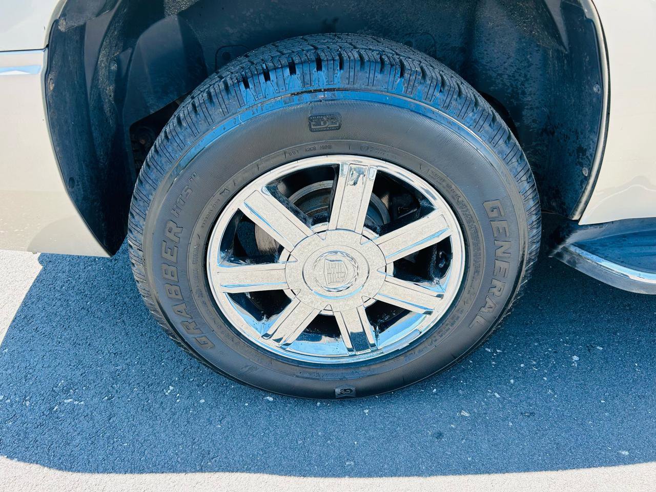Used 2008 Cadillac Escalade AWD image 12