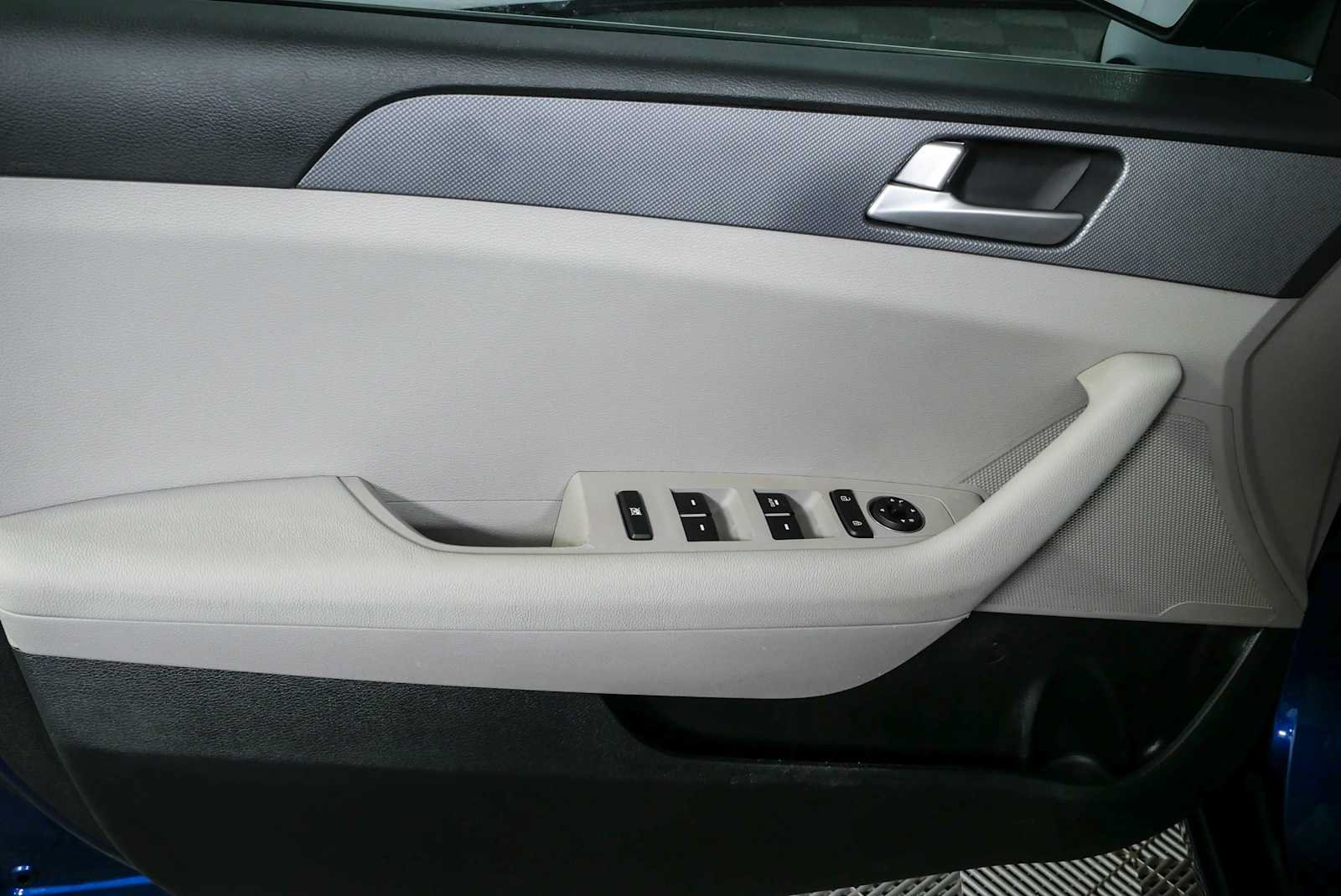 Used 2017 Hyundai Sonata SE FWD image 6