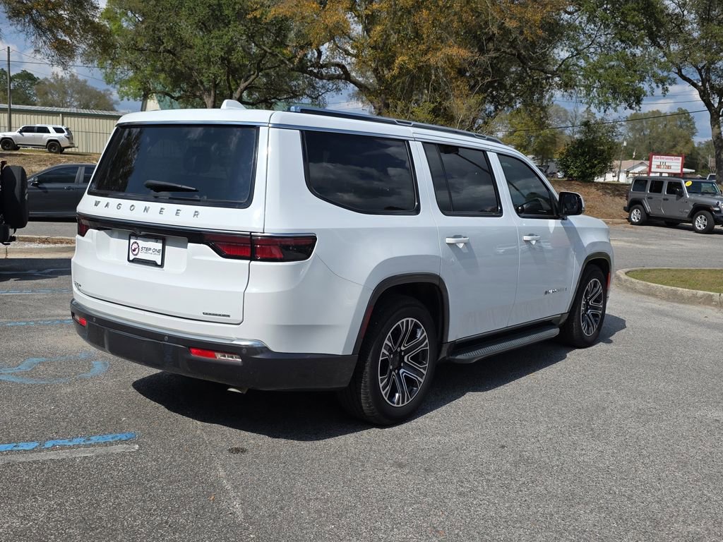 Used 2022 Jeep Wagoneer Series III w/ Flexible Seating Group image 5