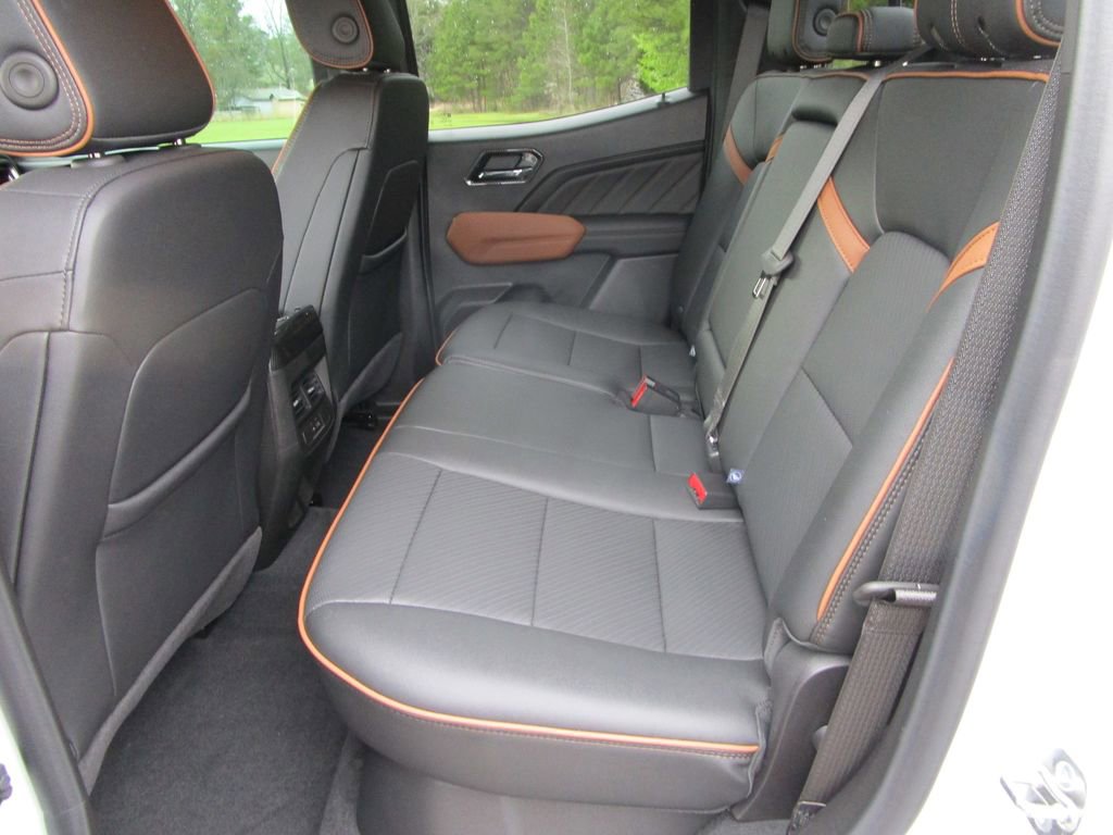 Used 2025 GMC Canyon AT4 w/ Technology Plus Package image 17