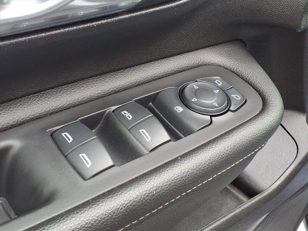 Used 2024 GMC Terrain SLE image 23