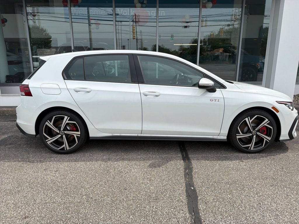 New 2026 Volkswagen GTI SE FWD image 4