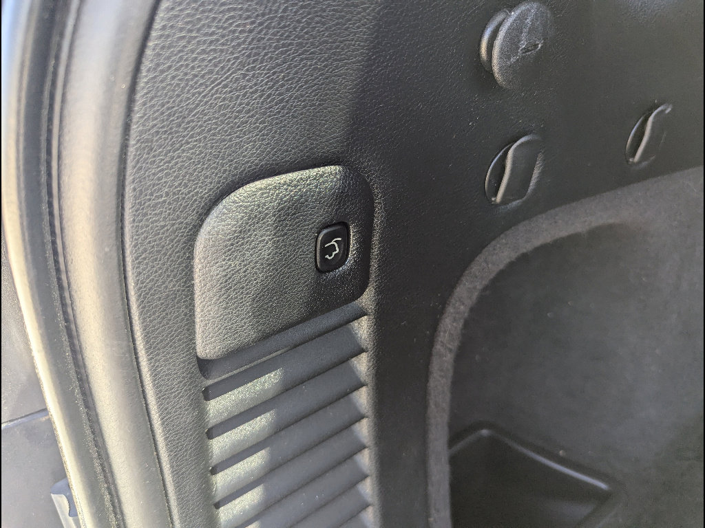 Used 2019 Jeep Grand Cherokee Altitude image 22