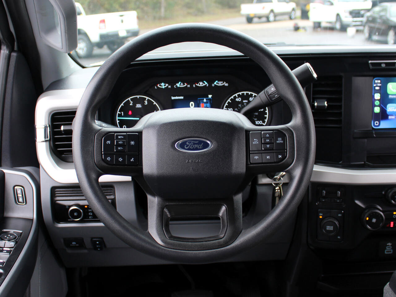 Used 2024 Ford F550 4x4 Crew Cab Super Duty w/ XLT Value Package image 21