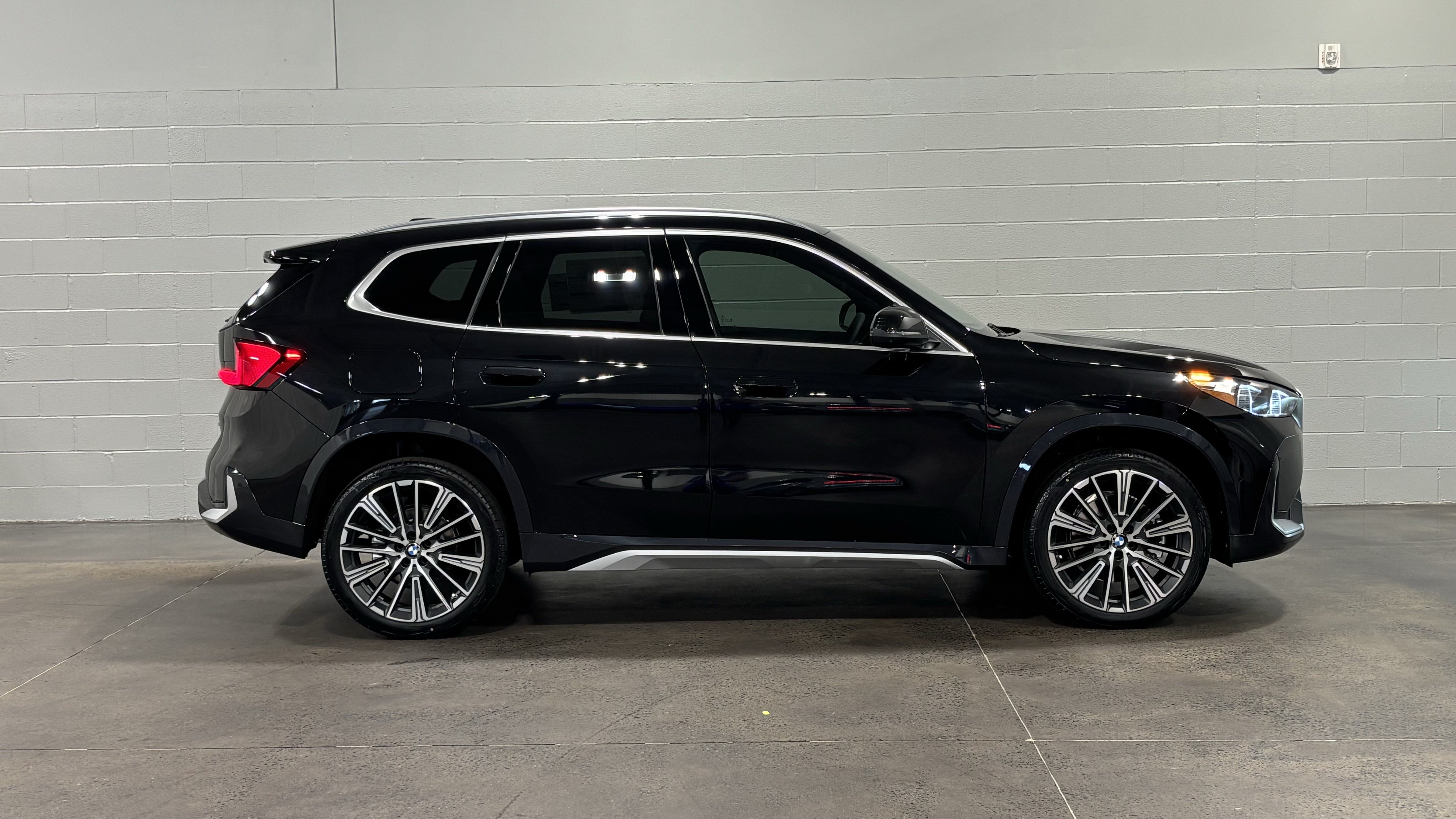Used 2026 BMW X1 xDrive28i w/ Technology Package AWD/4WD image 9