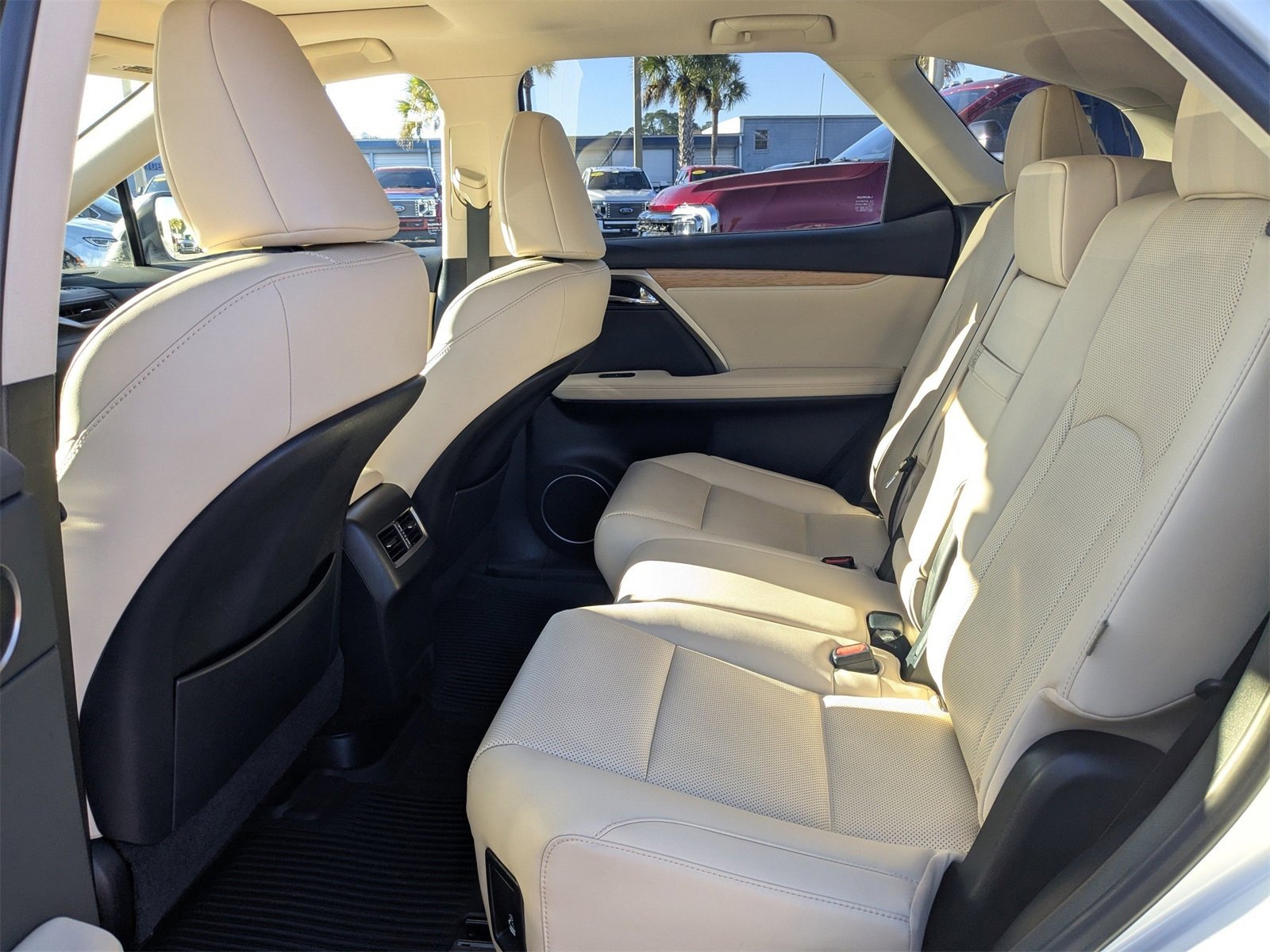 Used 2022 Lexus RX 350L Premium w/ Premium Package image 15