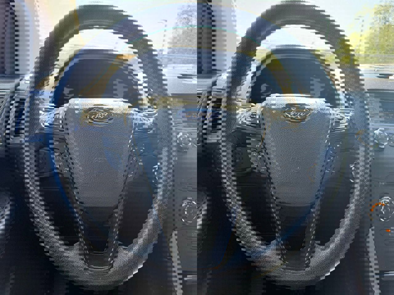 Used 2015 Ford Edge SE FWD image 17