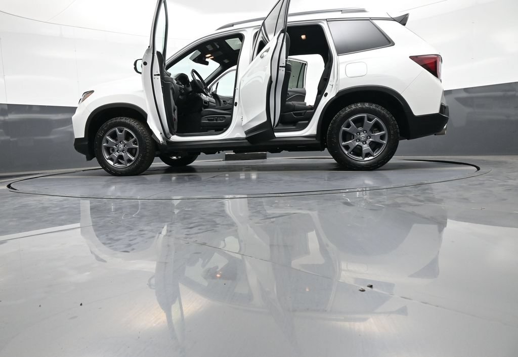 Certified 2024 Honda Passport TrailSport image 50