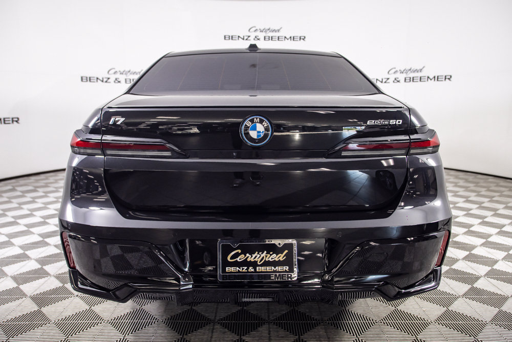 Used 2026 BMW i7 eDrive50 w/ M Sport Package RWD image 14