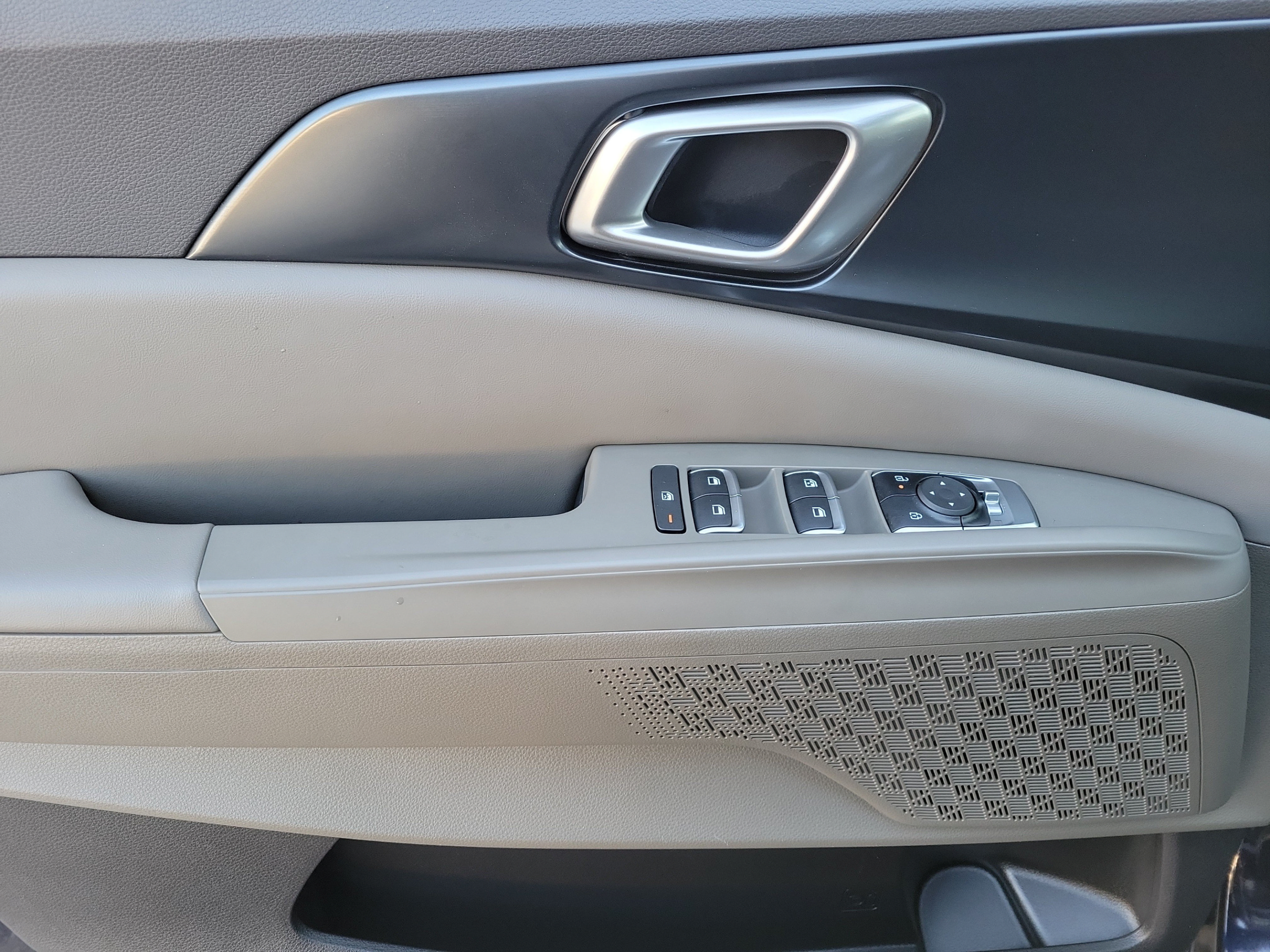 Certified 2026 Kia Carnival FWD image 13