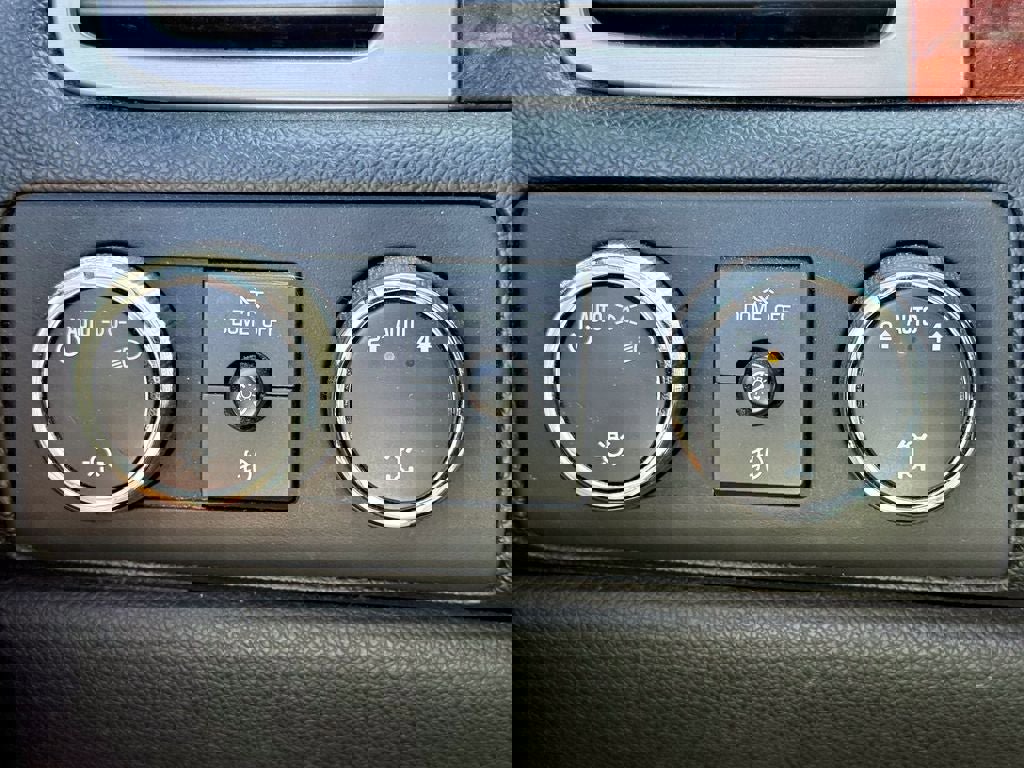 Used 2013 GMC Yukon XL SLT AWD/4WD image 23