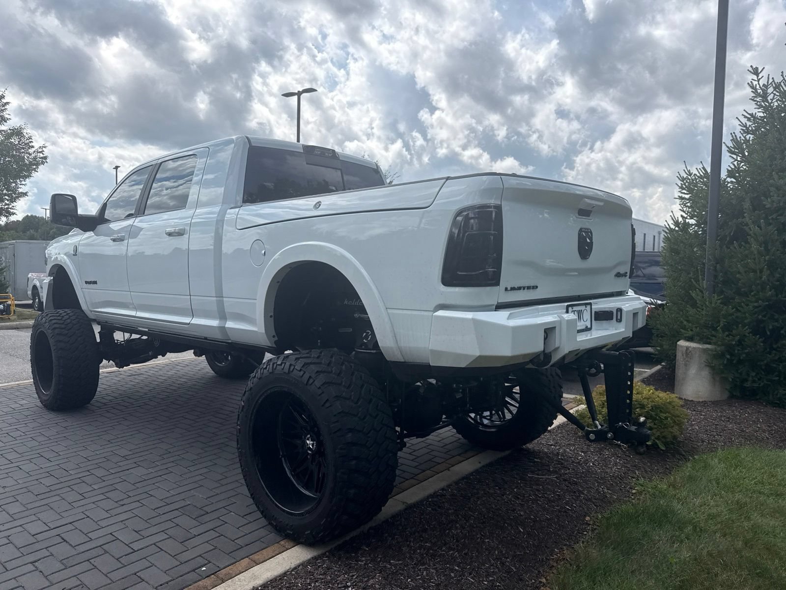 Used 2023 RAM 3500 Limited AWD/4WD image 7