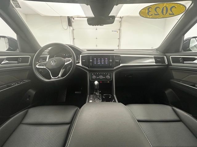 Used 2023 Volkswagen Atlas Cross Sport SEL image 2