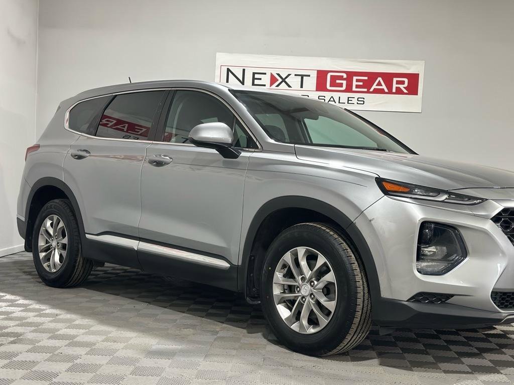 Used 2020 Hyundai Santa Fe SE FWD image 2