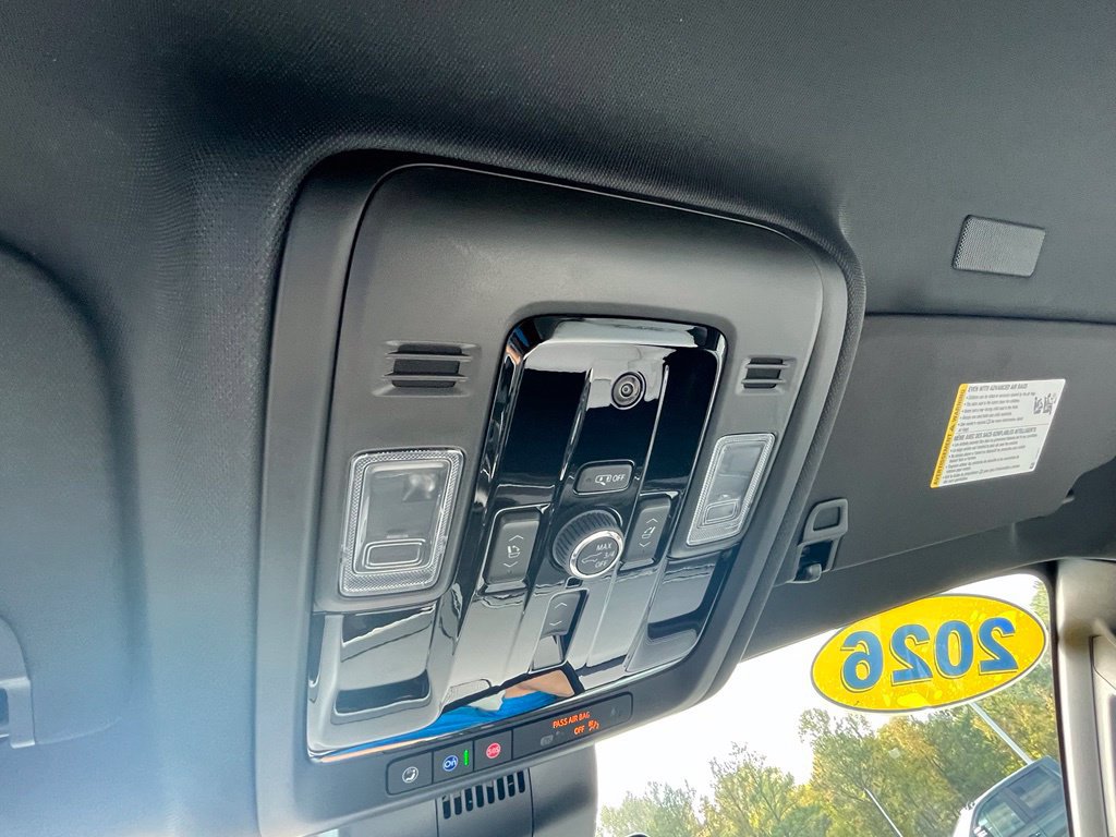 Used 2026 Chevrolet Tahoe Premier AWD/4WD image 25