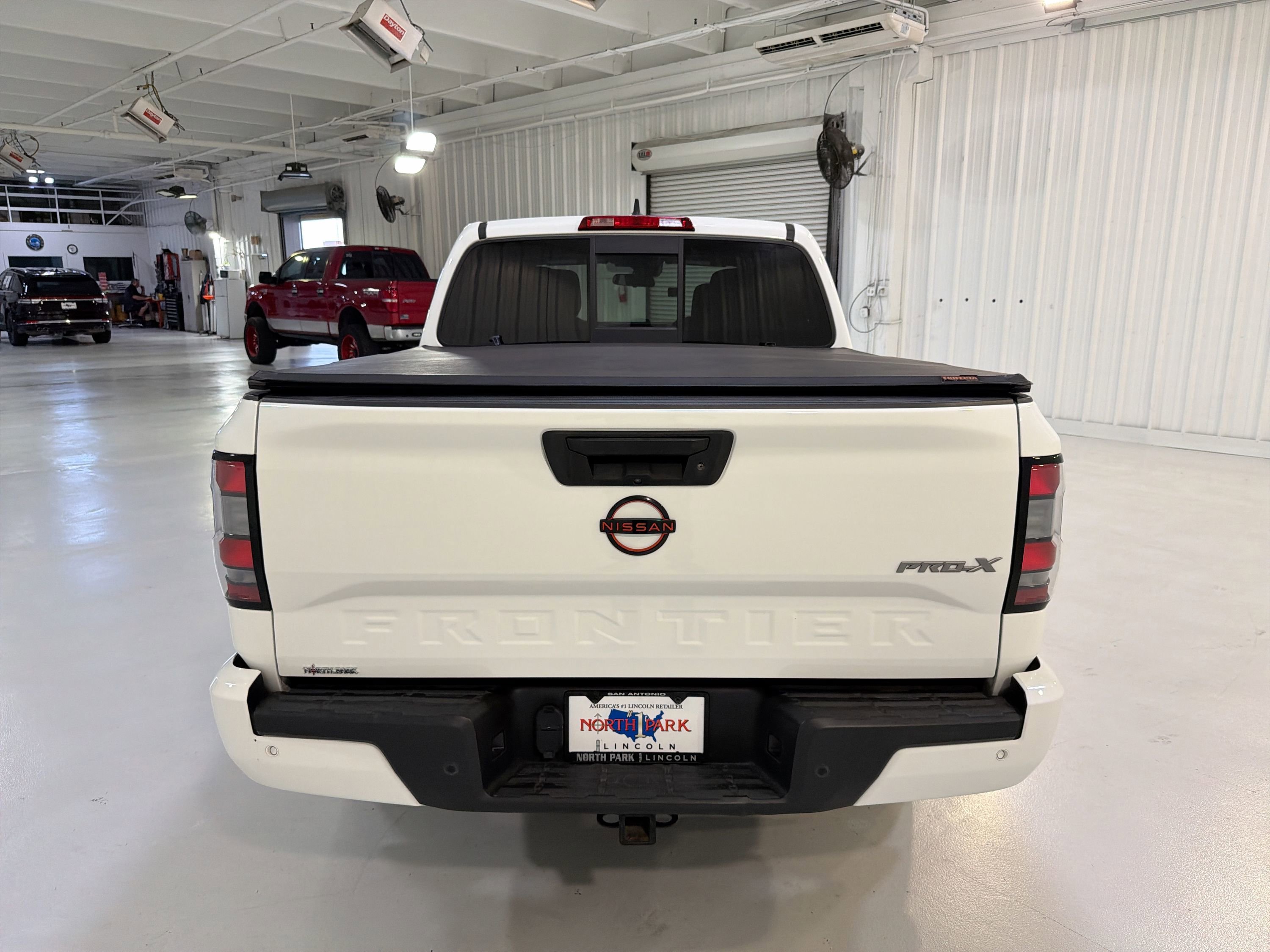 Used 2022 Nissan Frontier Pro-X RWD image 26