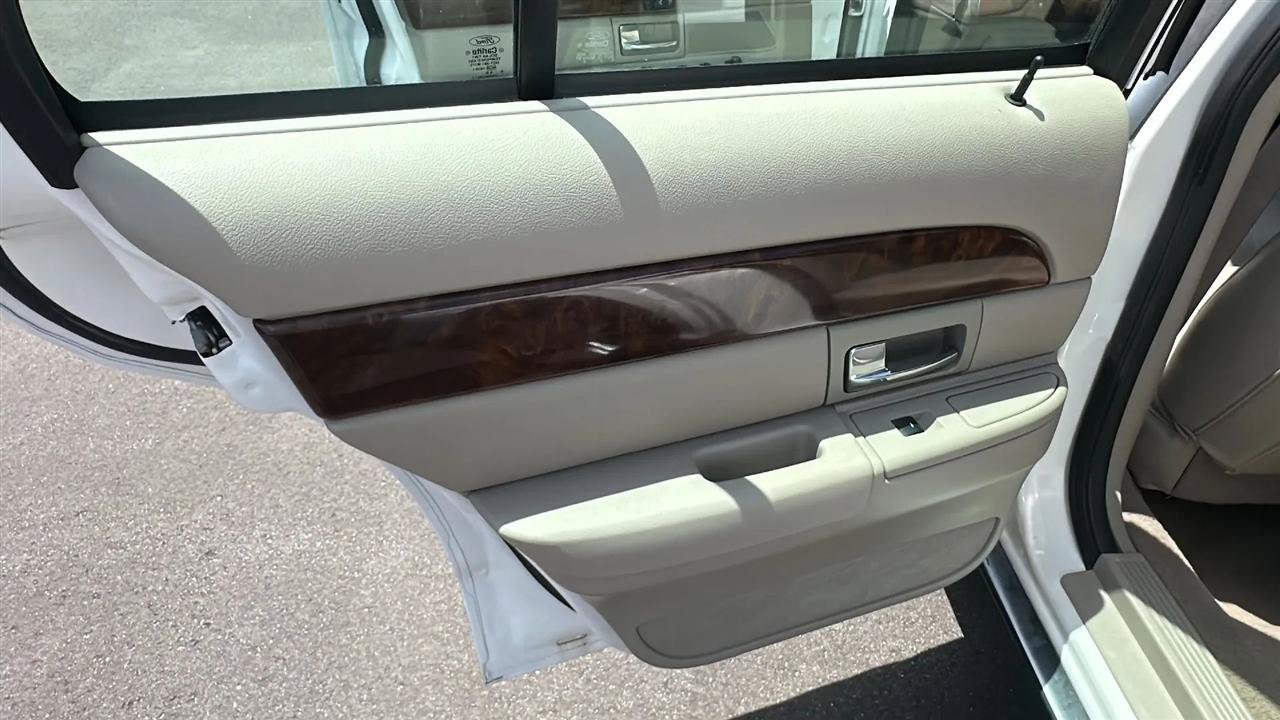 Used 2009 Mercury Grand Marquis LS RWD image 24