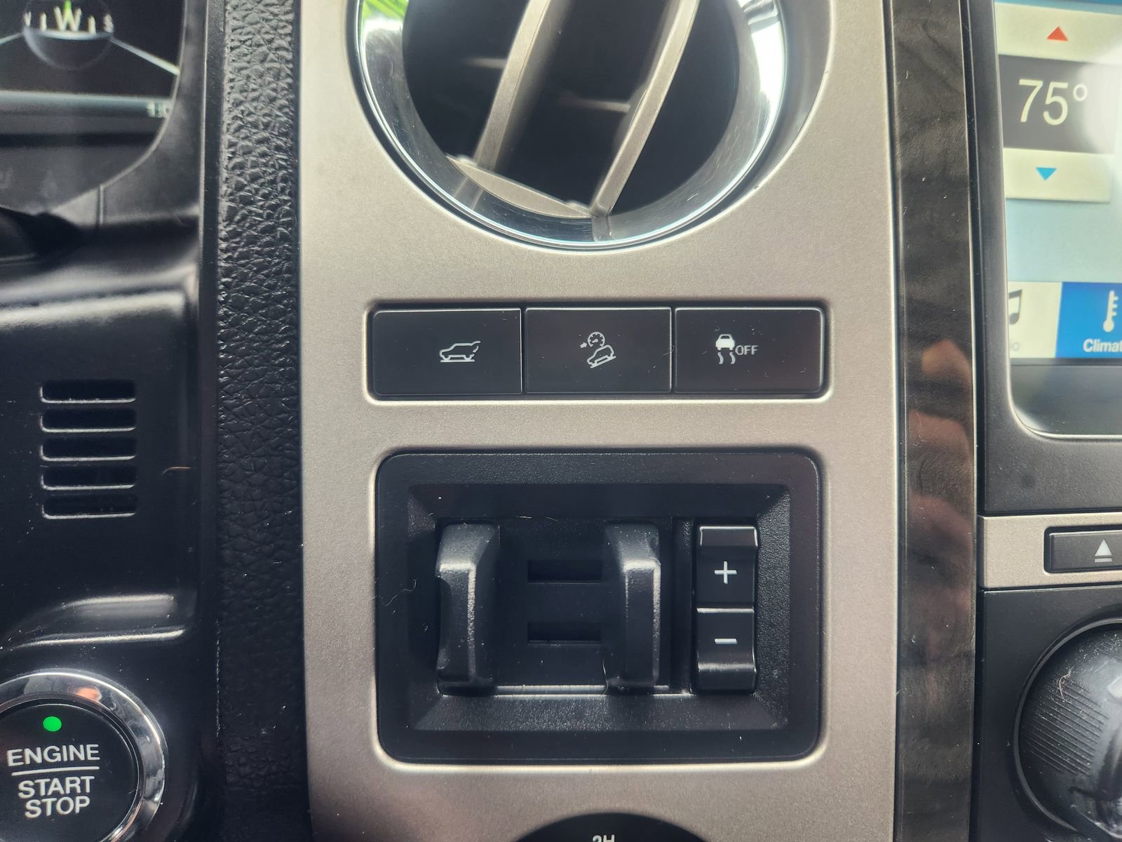 Used 2017 Ford Expedition Limited image 23