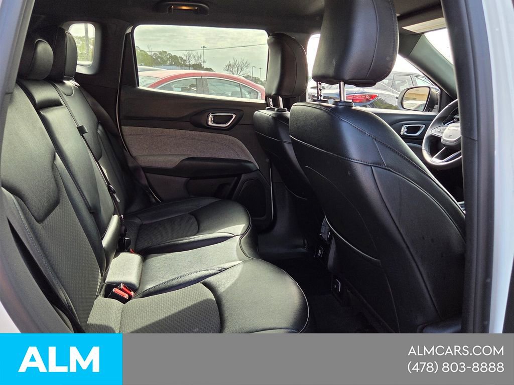Used 2024 Jeep Compass Latitude image 14