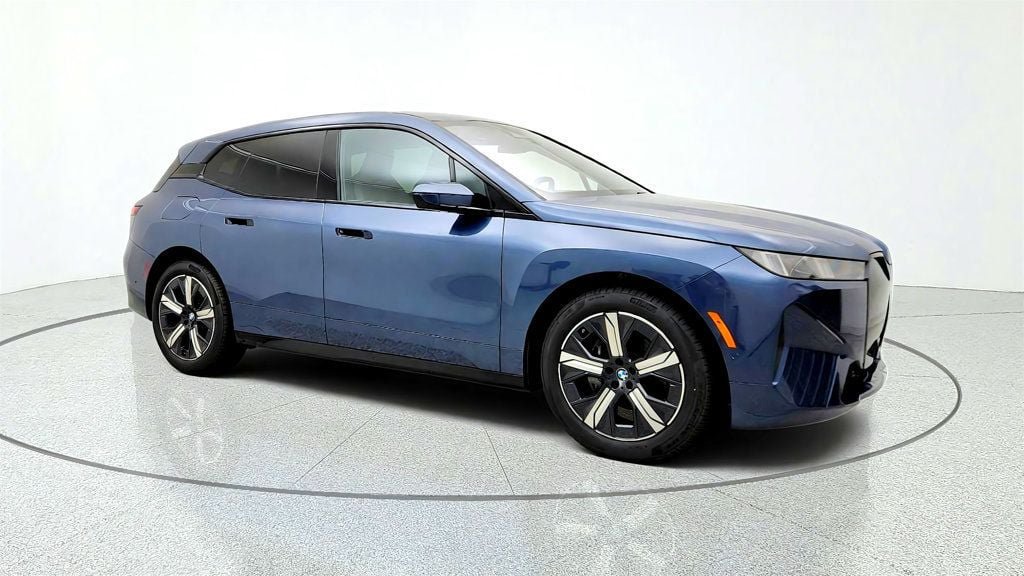 Used 2026 BMW iX xDrive45 w/ Premium Package AWD/4WD image 3