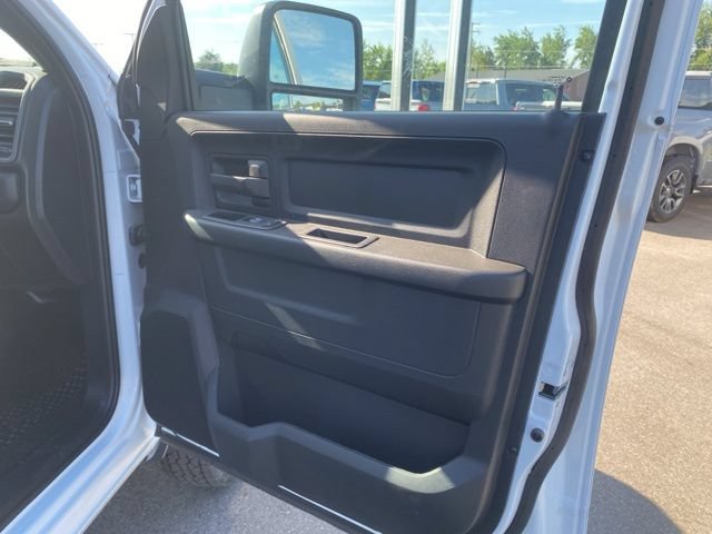 New 2024 RAM 3500 Tradesman w/ Chrome Appearance Group AWD/4WD image 27
