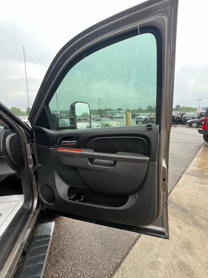 Used 2014 GMC Sierra 3500 SLT AWD/4WD image 16