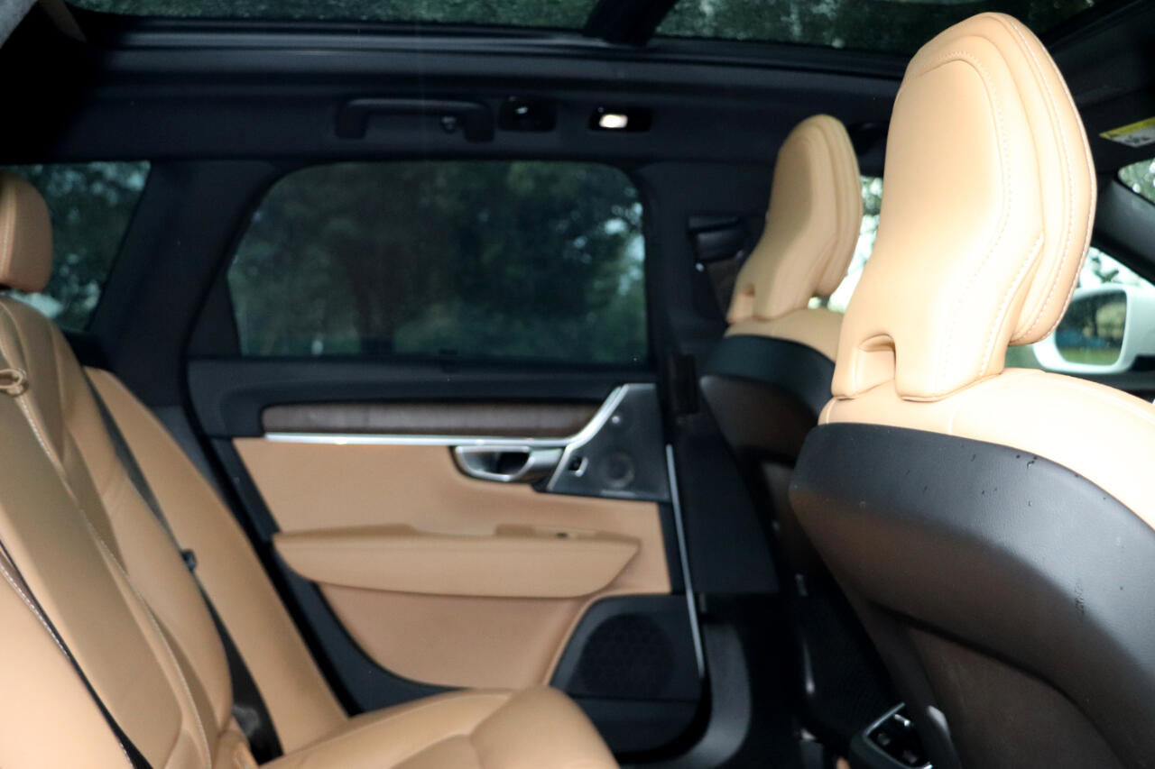 Used 2023 Volvo V90 B6 Cross Country Ultimate w/ Climate Package image 19