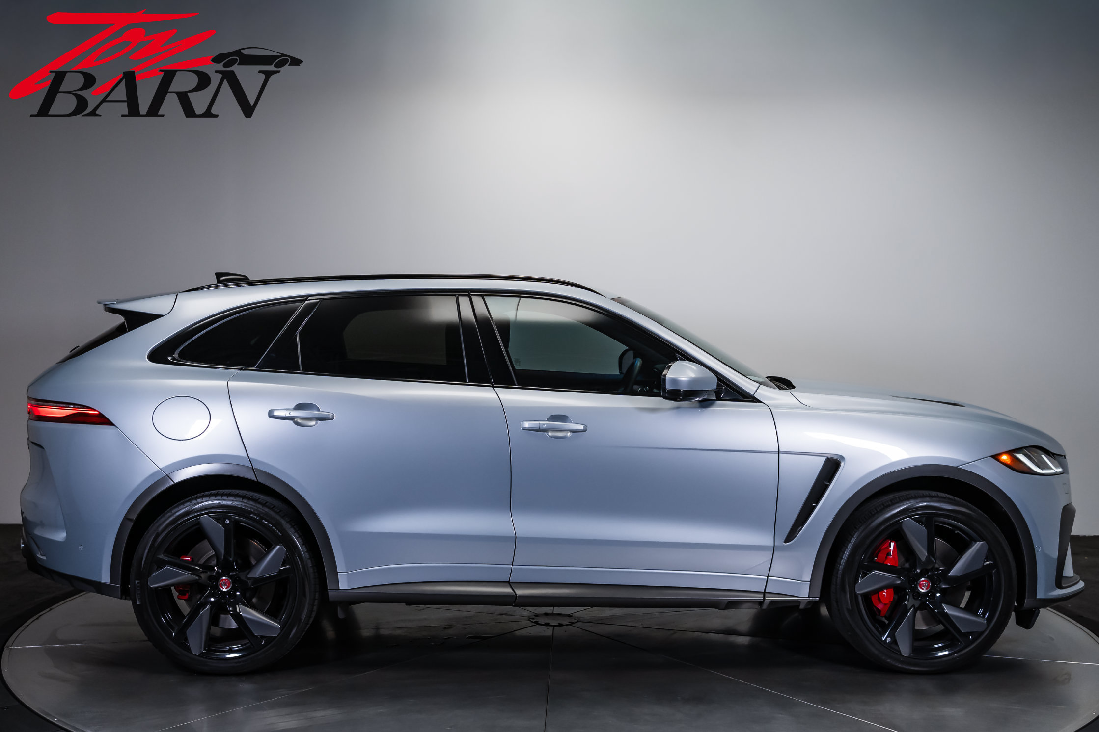 Used 2021 Jaguar F-PACE SVR AWD/4WD image 6