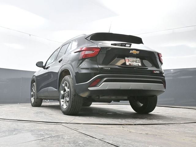 Used 2025 Chevrolet Trax LT image 53