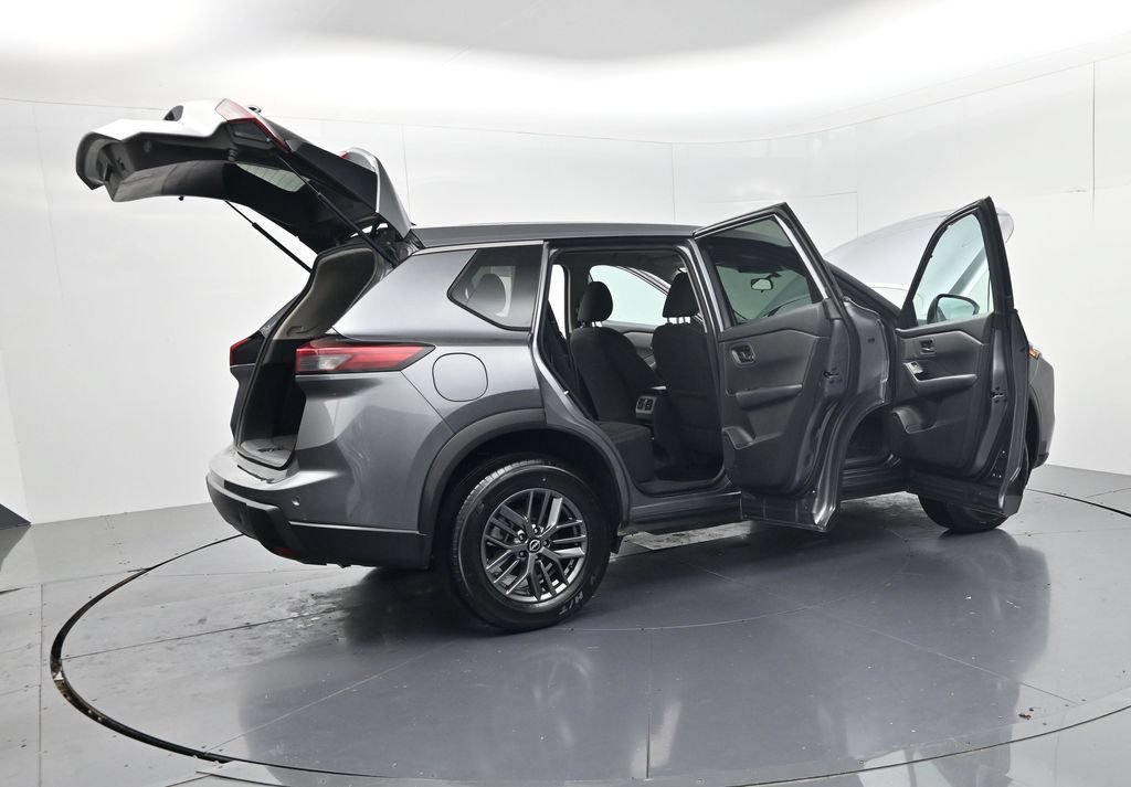 Used 2024 Nissan Rogue S FWD image 61