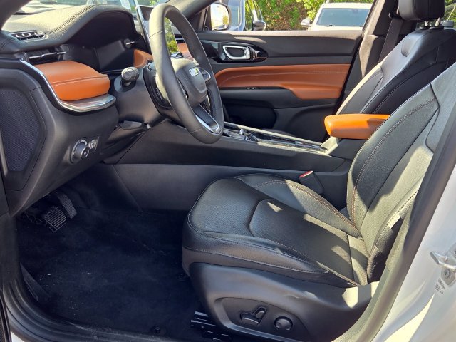 Used 2024 Jeep Compass Limited w/ Elite Group AWD/4WD image 9