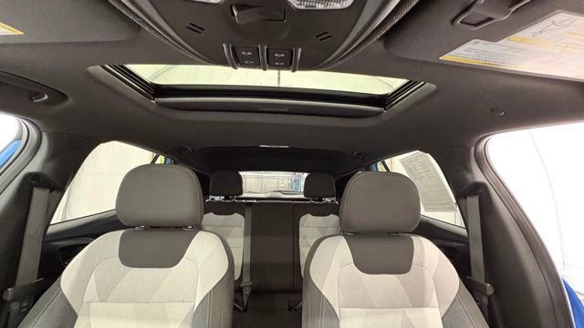 Used 2024 Chevrolet Trax RS w/ Sunroof Package FWD image 31