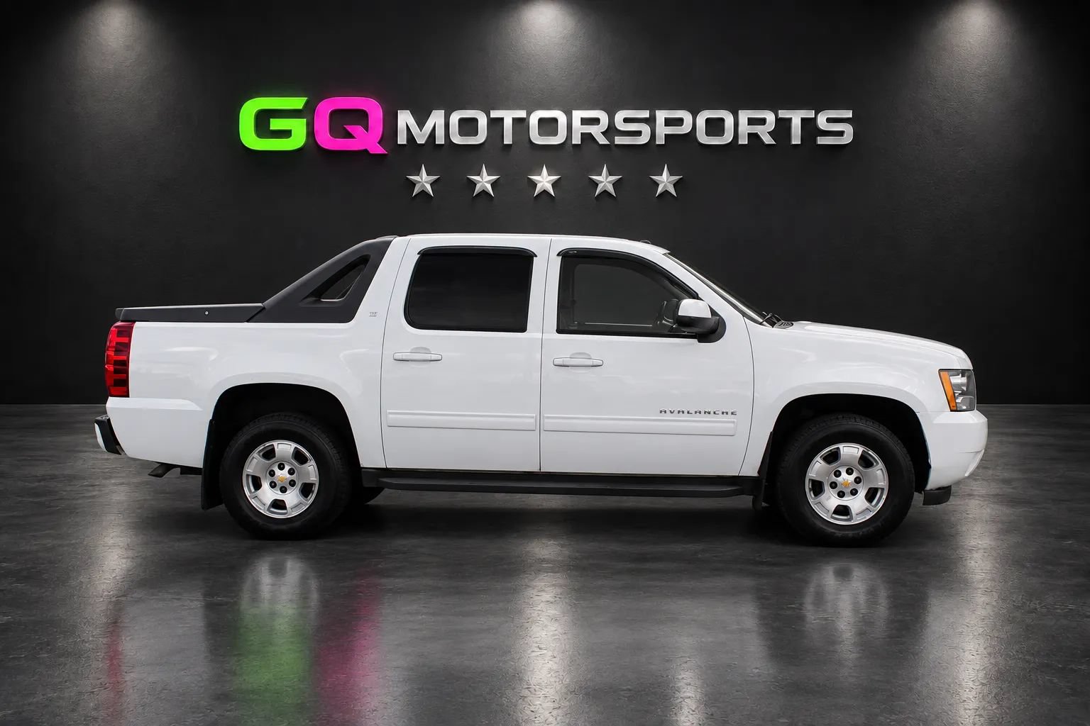 Used 2011 Chevrolet Avalanche LT AWD/4WD image 9