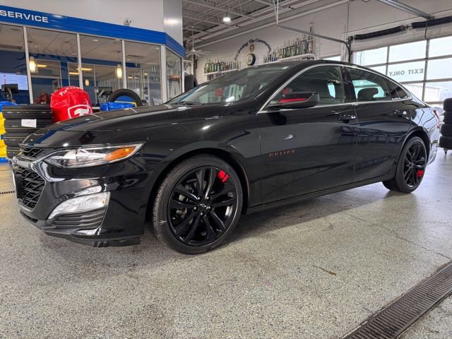 Used 2021 Chevrolet Malibu LT w/ Redline Edition image 4