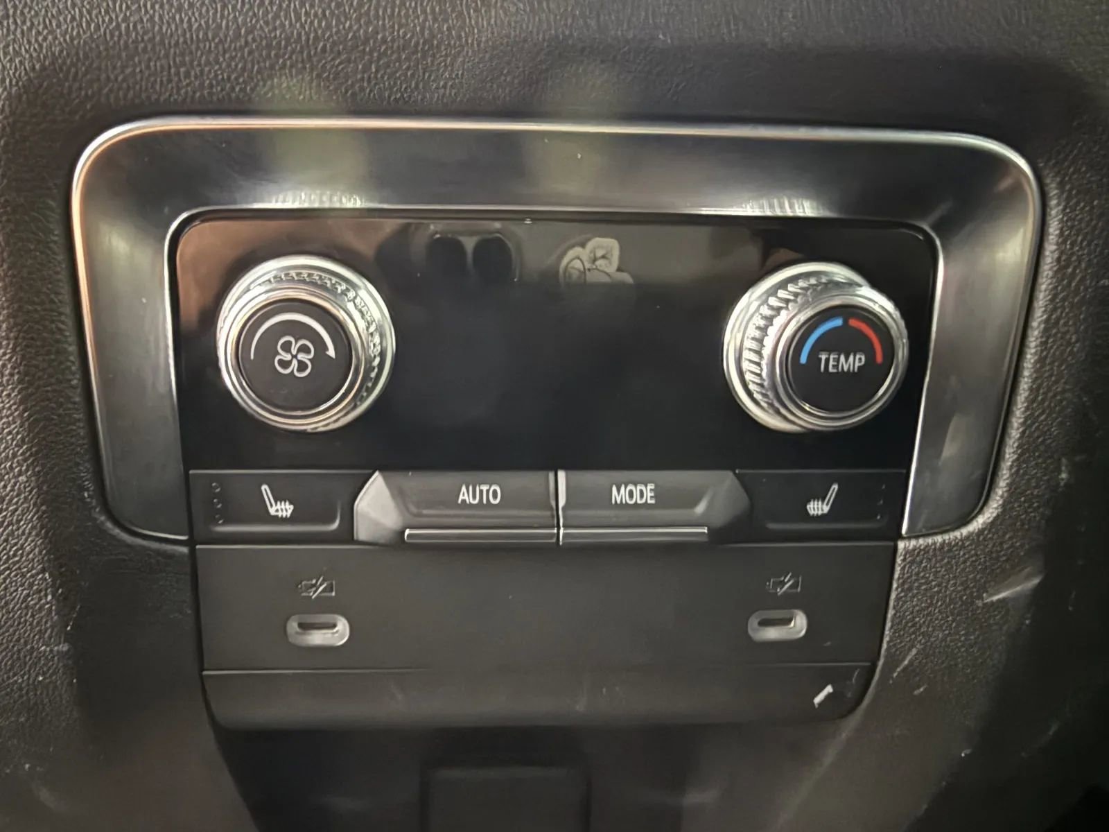 Used 2021 GMC Yukon Denali image 17