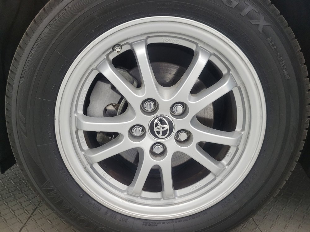 Used 2017 Toyota Prius Prime Plus w/ Carpet Mat Package image 31