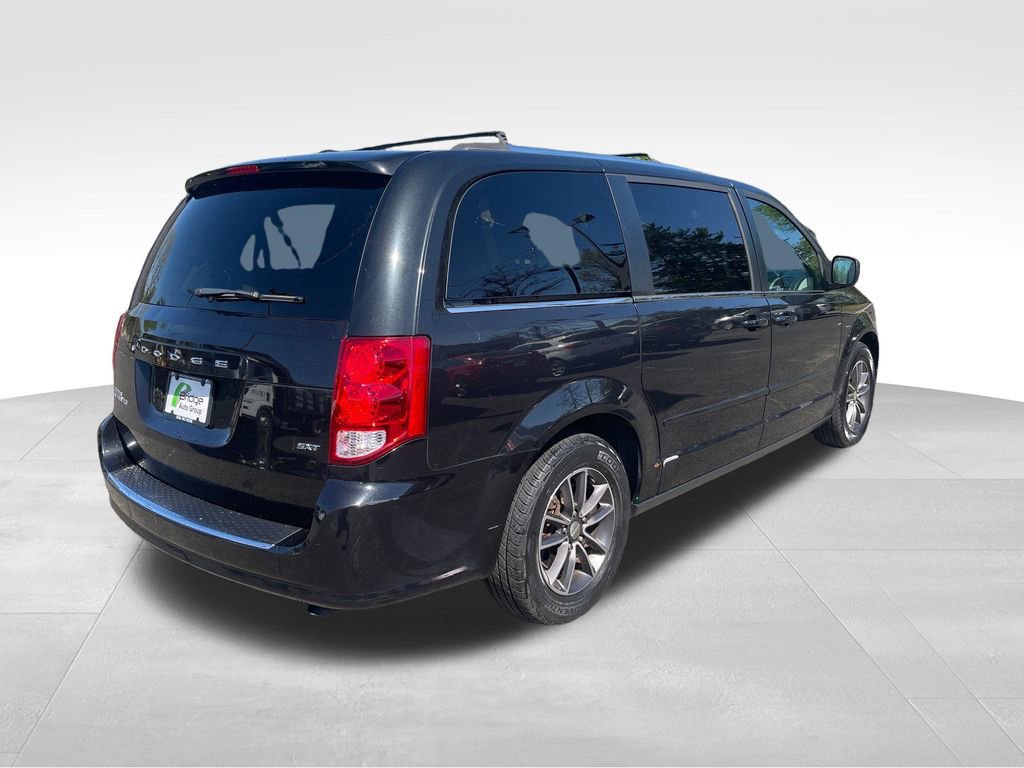 Used 2016 Dodge Grand Caravan SXT FWD image 8